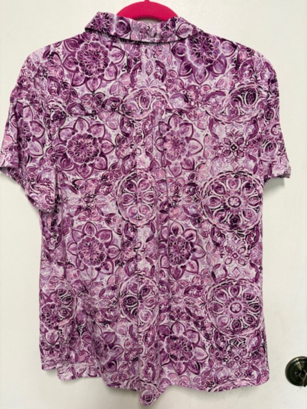 Croft & Barrow Women Button Down Purple Floral Short Sleeve Rayon Top. Sz. L - Picture 3 of 3
